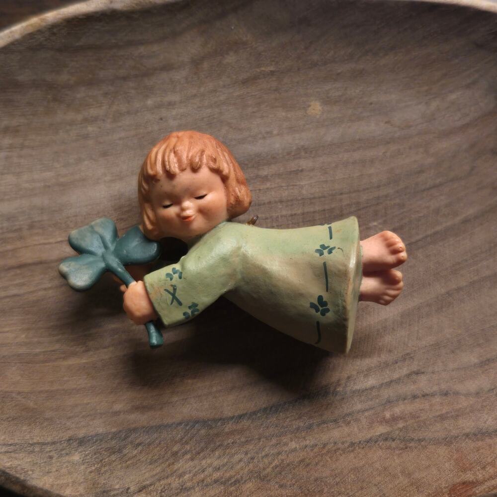 Vintage ANRI Juan Ferrandiz Emerald Isle Flying Angel Shamrock Figurine Ornament